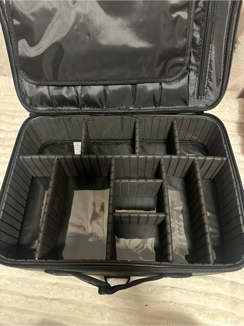 Relabel Makeup Case Travel Bag - Picture 8 of 12
